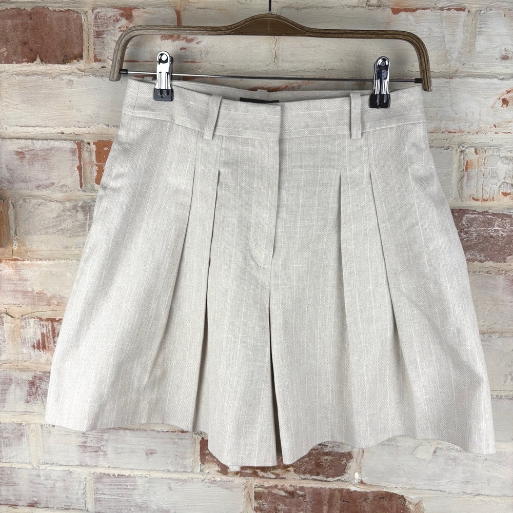 Theory Pleated Linen‎ Cotton Short Oatmeal Pinstripe Quiet Luxury Size 2 Women